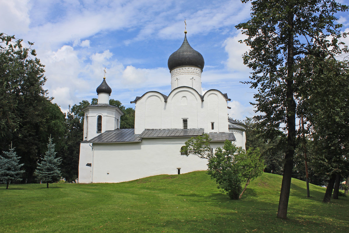 Церковь Василия Великого на Горке. Псков - Евгений 