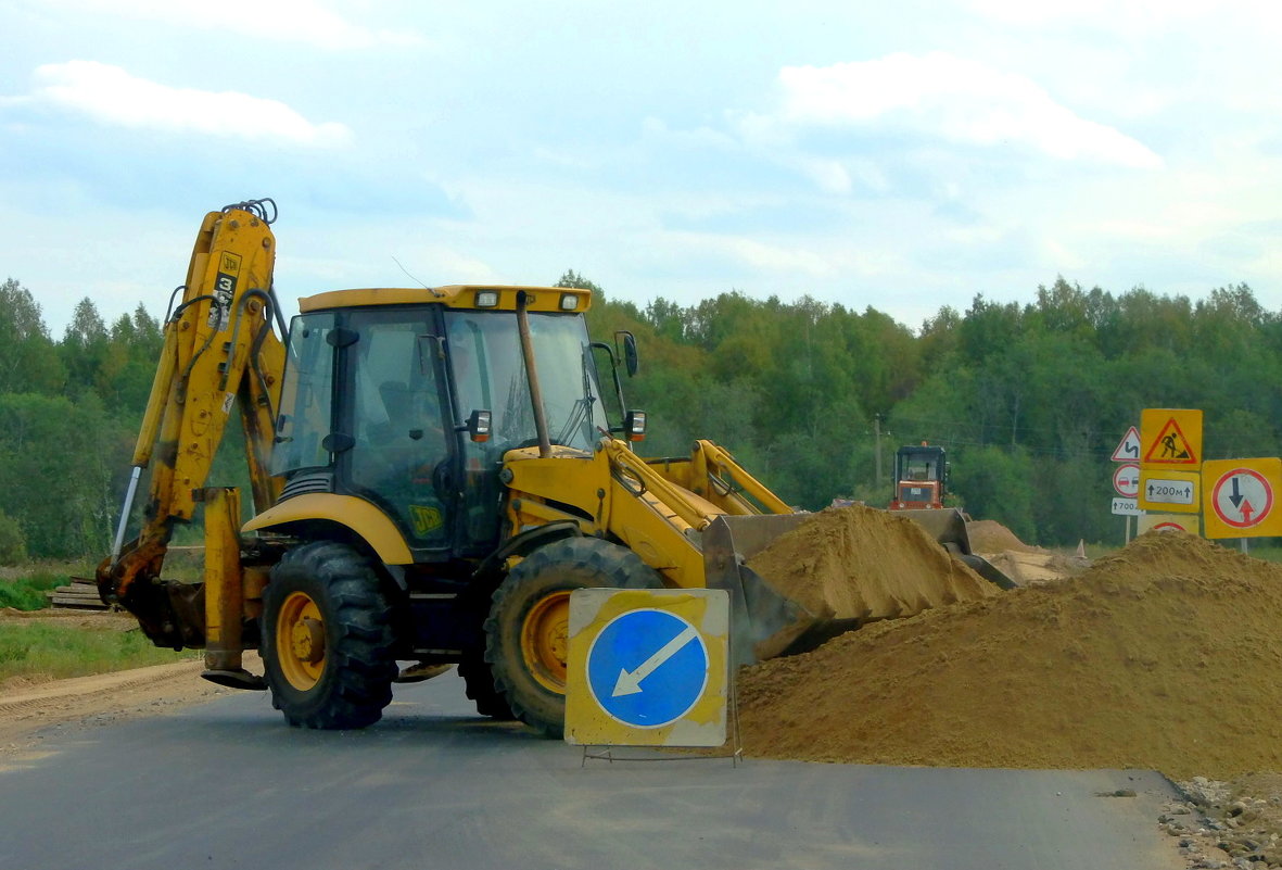 Строительство дорог - одна из примет современной России - Елена 