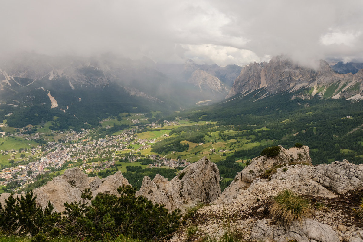 Доломитовые Альпы. Вид на Кортина д'Ампеццо с горы Фалории. - Надежда Лаптева