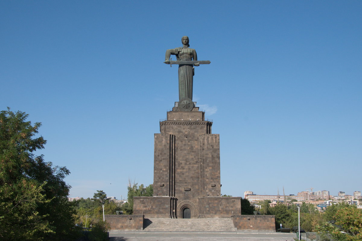 Армения.Ереван. Монумент  " Мать-Армения" - Galina Leskova