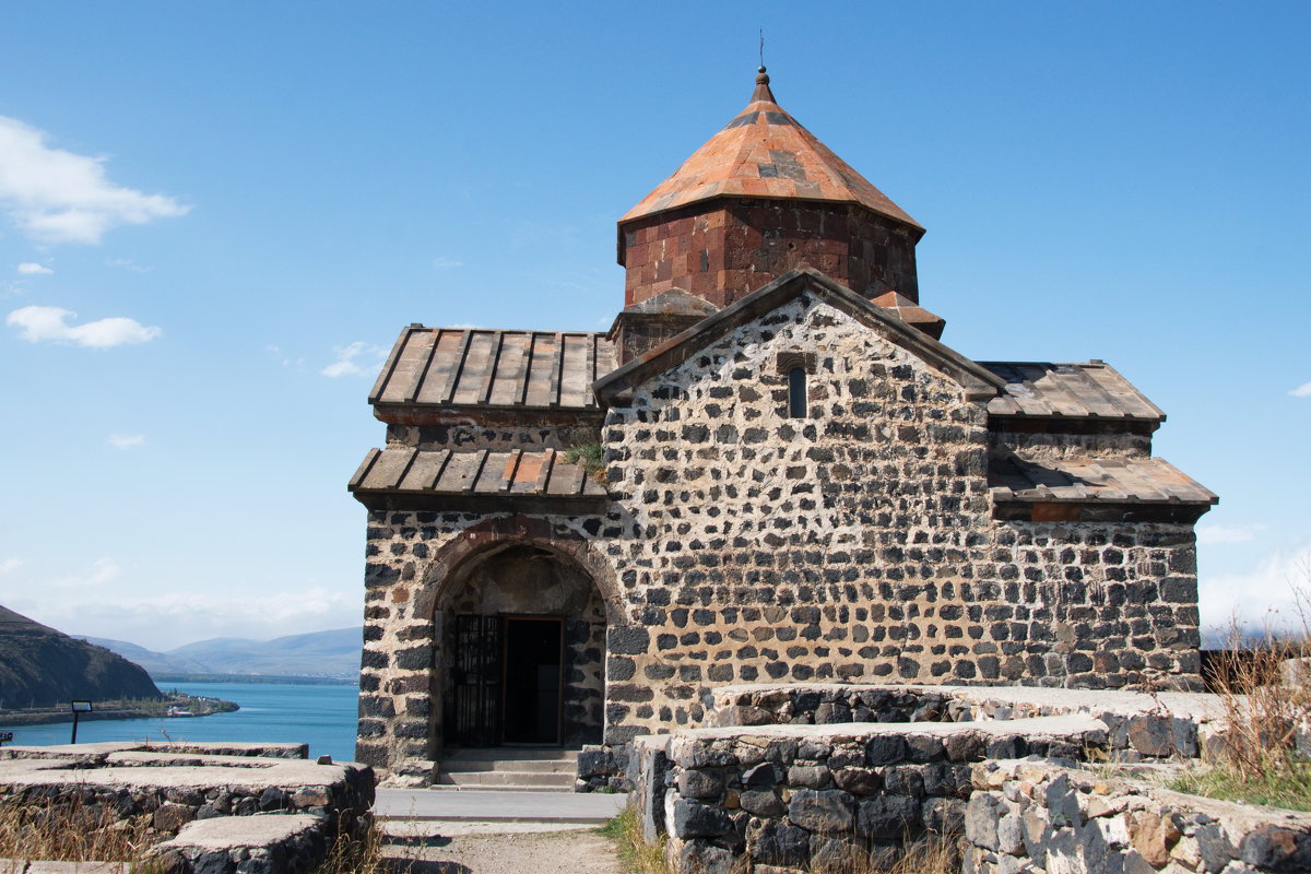 Армения.Монастырь Севанаванк.Церковь Сурб Карапет  305 год создания - Galina Leskova