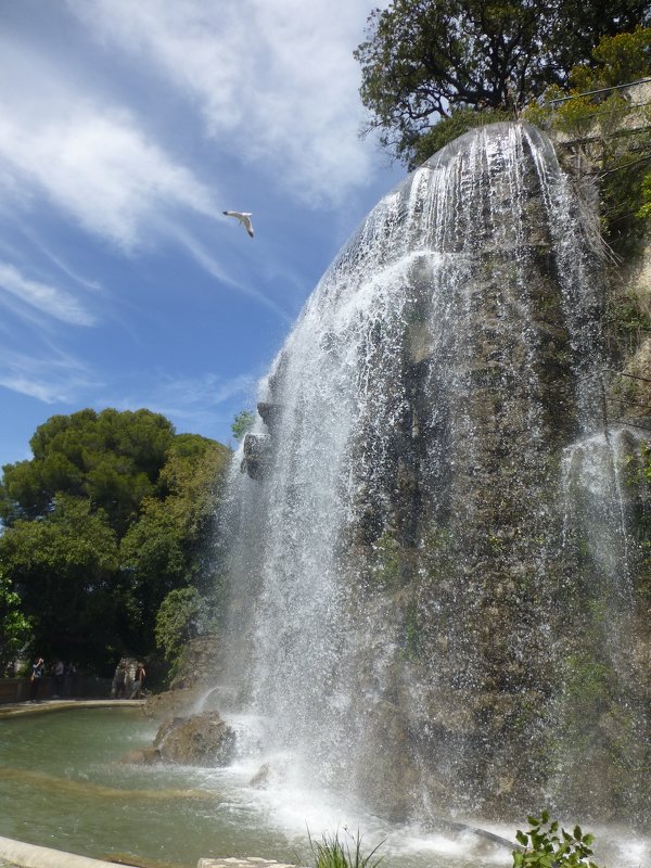 Водопад в парке Ниццы - Лидия Бусурина