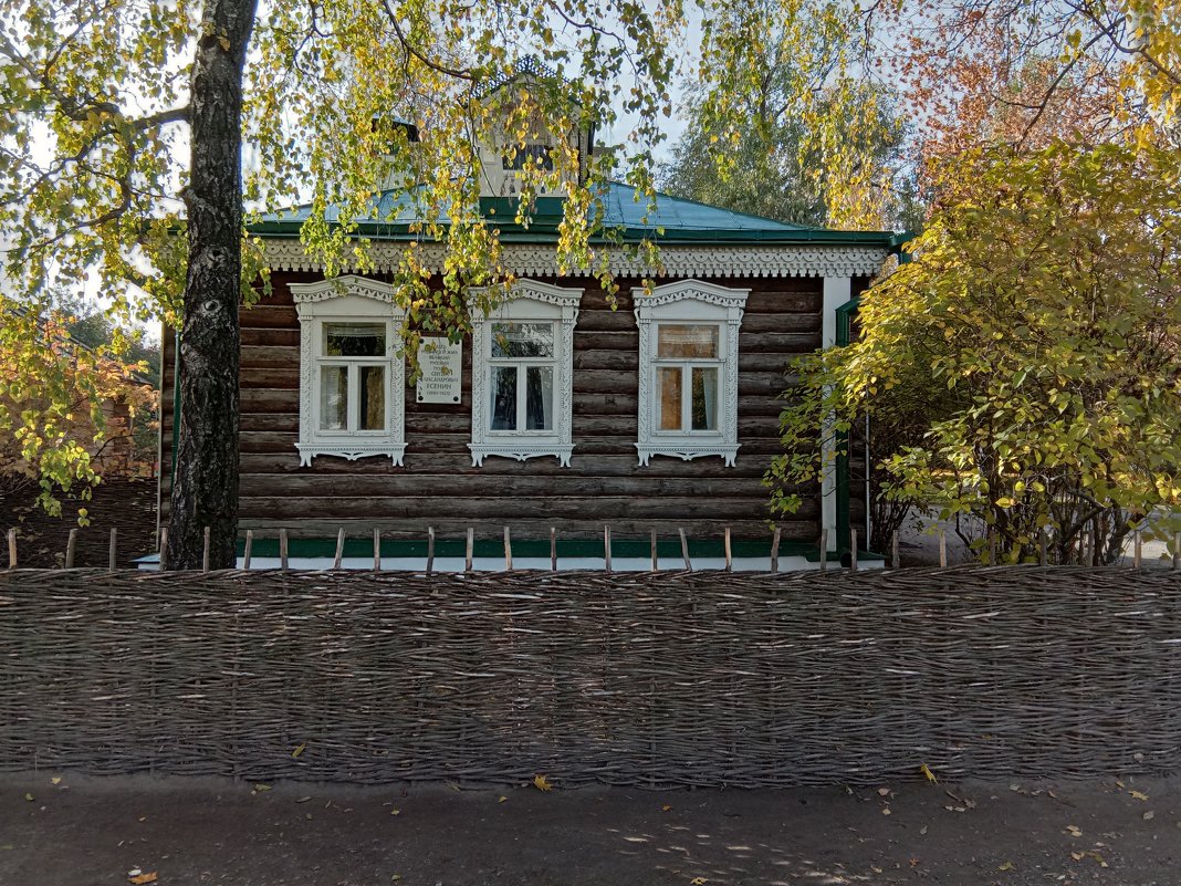 Реконструированный дом родителей С.Есенина - Tarka 