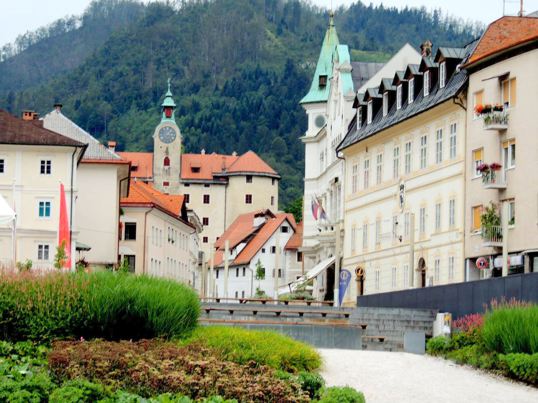 19 Есть в Словении маленький городок, известный всему миру -Идрия - Гала 