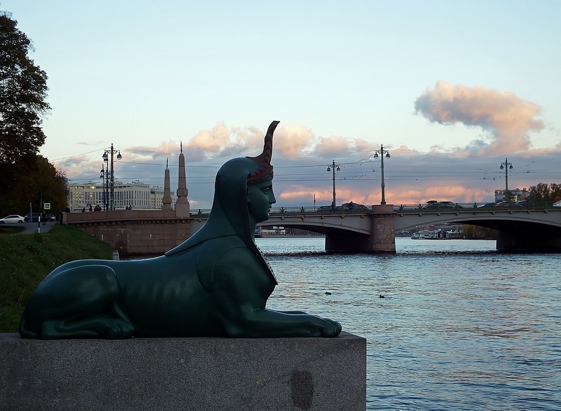 Один из сфинксов у Каменноостровского моста (Санкт-Петербург) - Ольга И