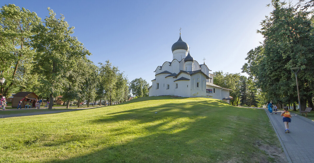 Церковь Василия с горки в Пскове