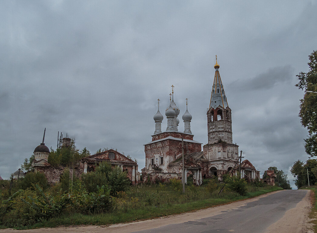 Храмовый комплекс. Церкви Покрова Пресвятой Богородицы и Всех Святых - Сергей Цветков