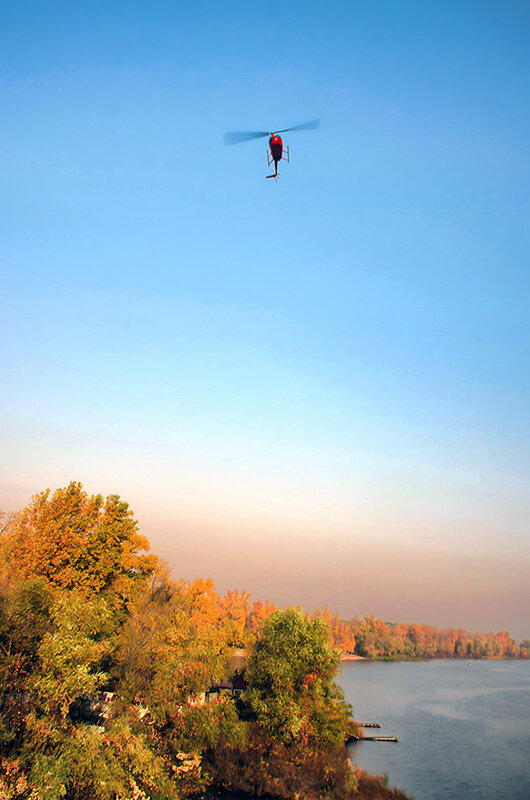 Красный вертолёт над осенью - Alexandеr P