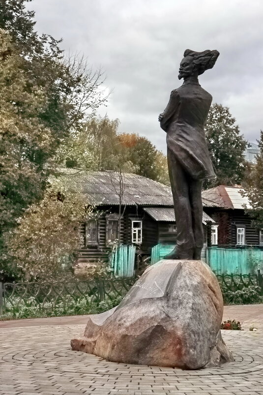 Памятник Константину Бальмонту. - Сергей Пиголкин