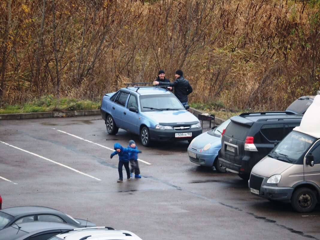 Во дворе. - Ильсияр Шакирова