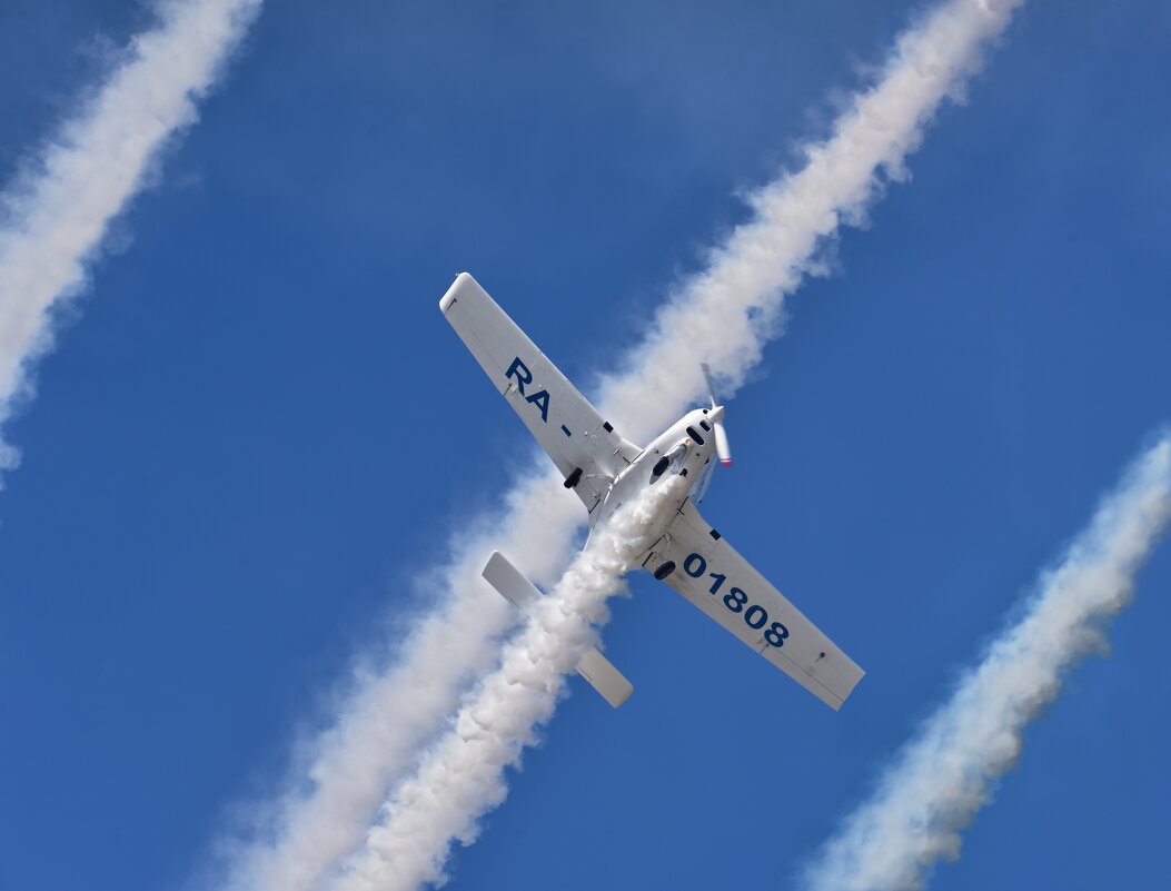 Красивый пилотаж. Beautiful aerobatics - Юрий Воронов