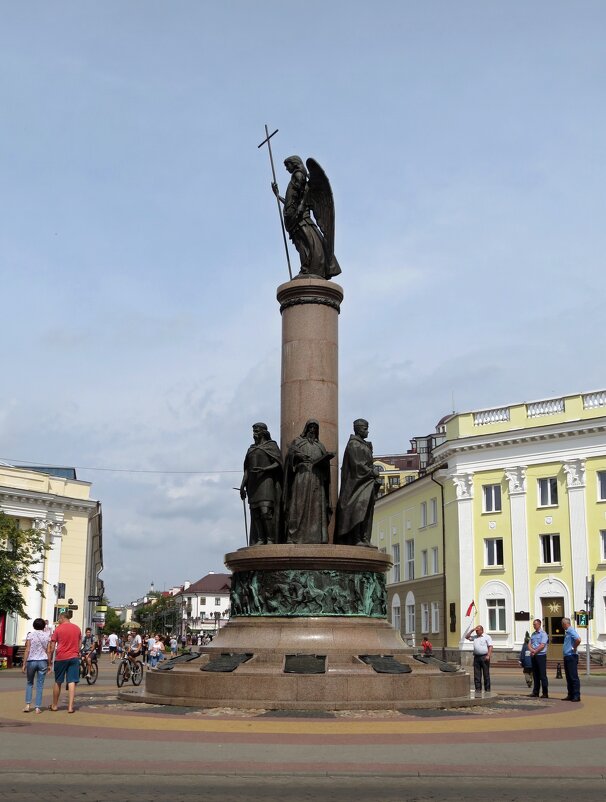 Памятник тысячелетия Бреста - Вера Щукина