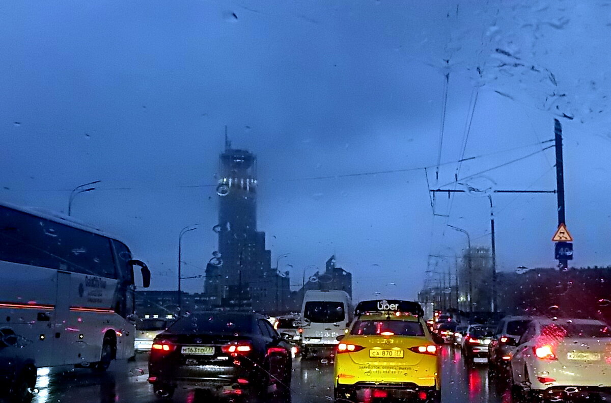 Дождливо-осенняя, вечерняя Москва - Елена 