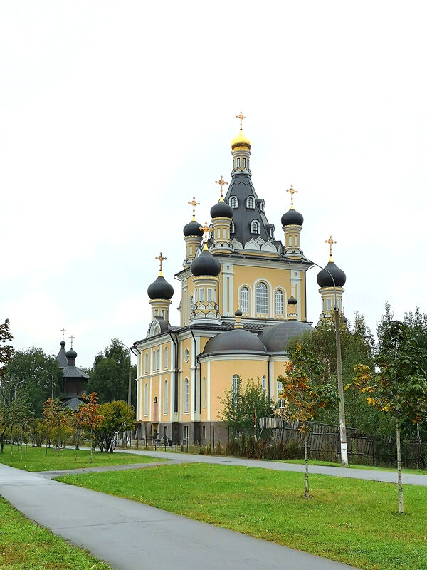 Храм Иоанна Кронштадтского в Жулебино