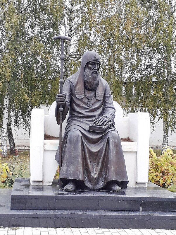 Памятник Святителю Иову - Лидия Бусурина