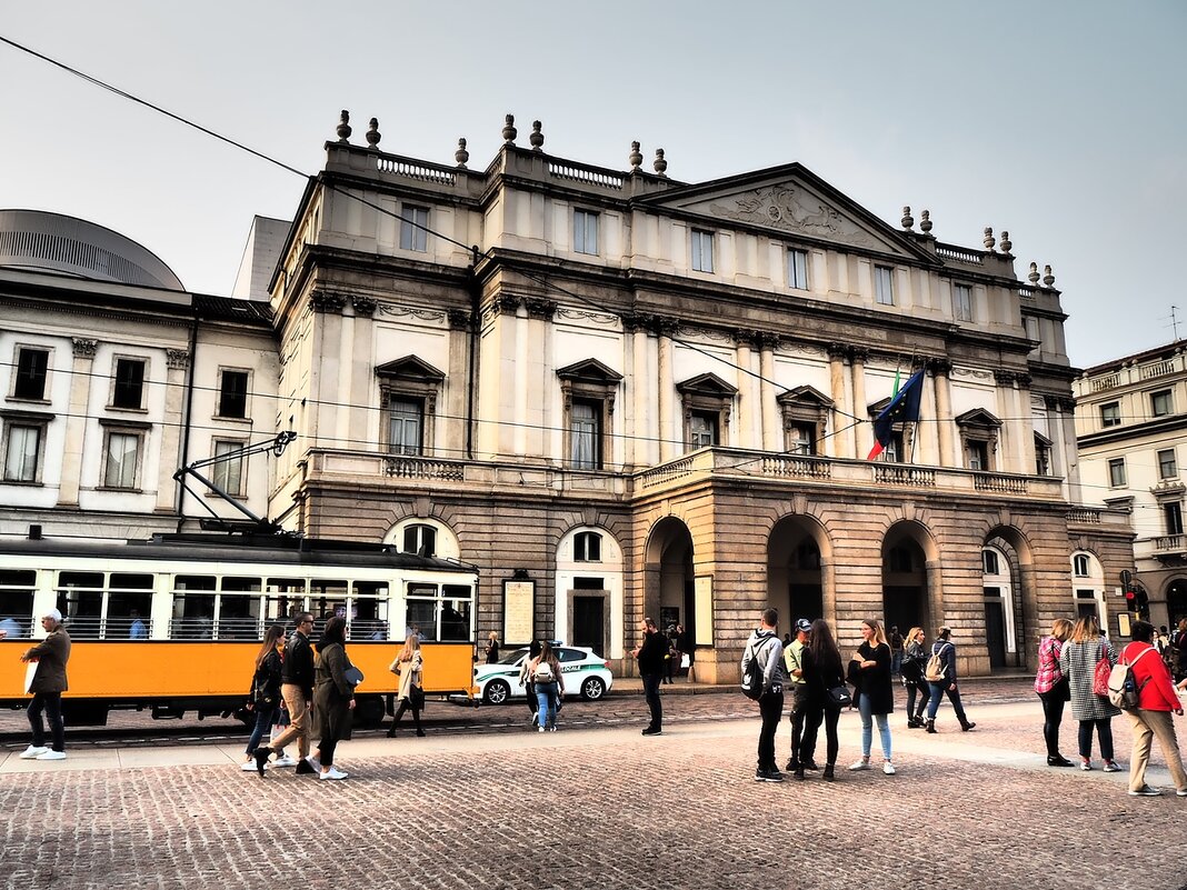 Оперный театр "Teatro alla Scala"  Милан Италия - wea *