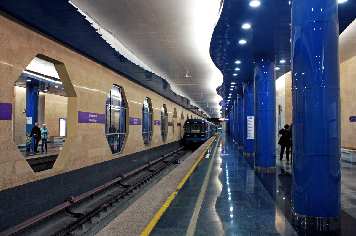 Дунайская станция метро Санкт-Петербург линия
