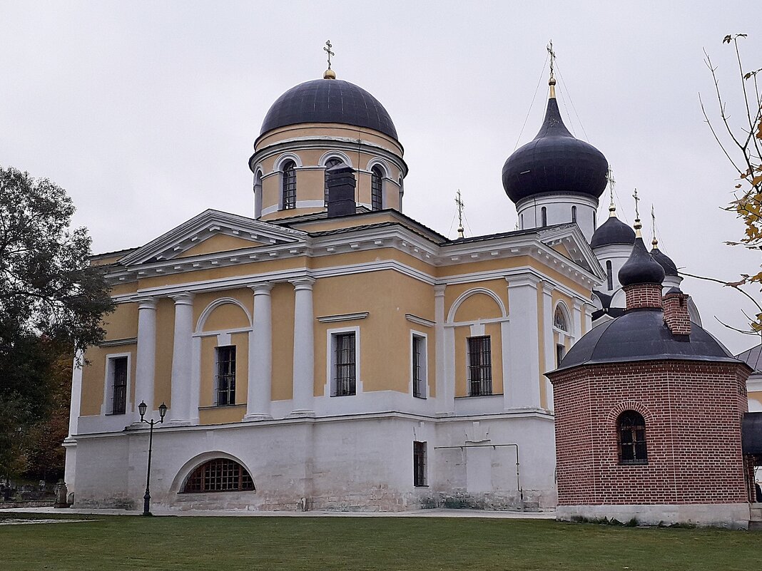 Свято-Успенский Старицкий монастырь - Лидия Бусурина