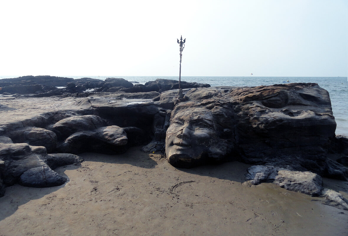 Черепаха и лицо Шивы на пляже Вагатор - Vyacheslav Gordeev