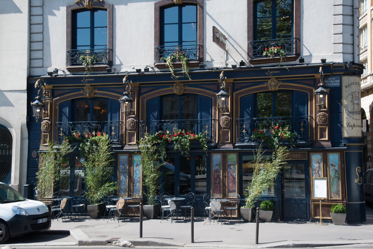 старый ресторан в Париже - Георгий А