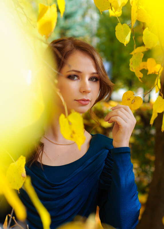 В золотой листве - Екатерина Саламайкина