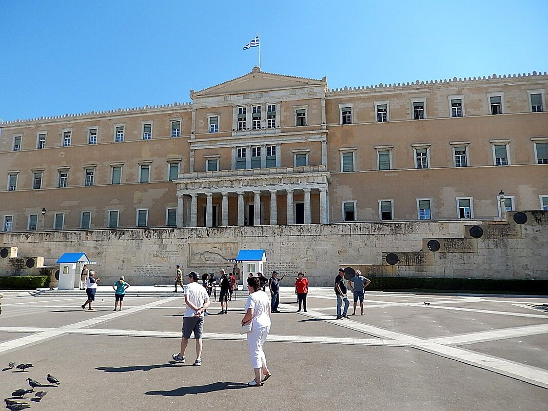 Здесь работает парламент Афин. - Natali 