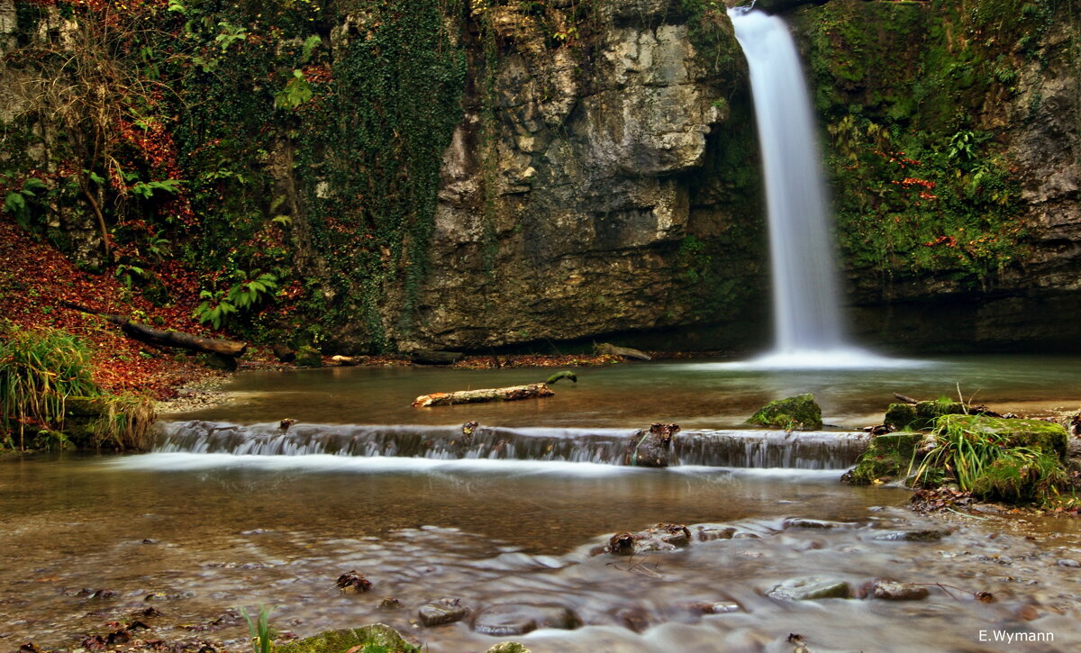 водопад на маленьком ручье - Elena Wymann