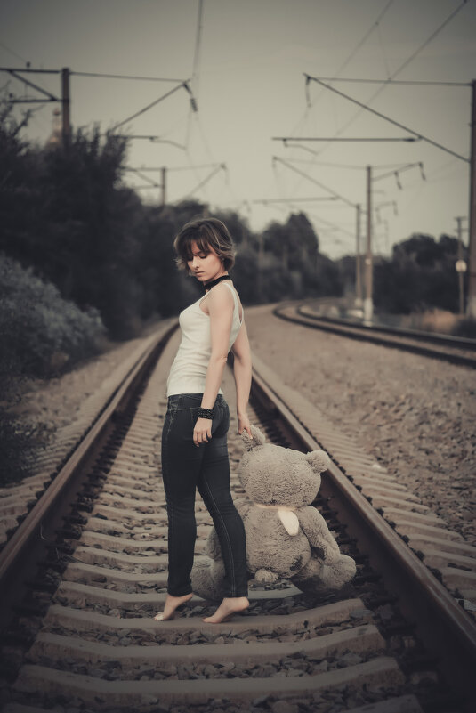 Девушка, плюшевый мишка и железная дорога - Екатерина Печто