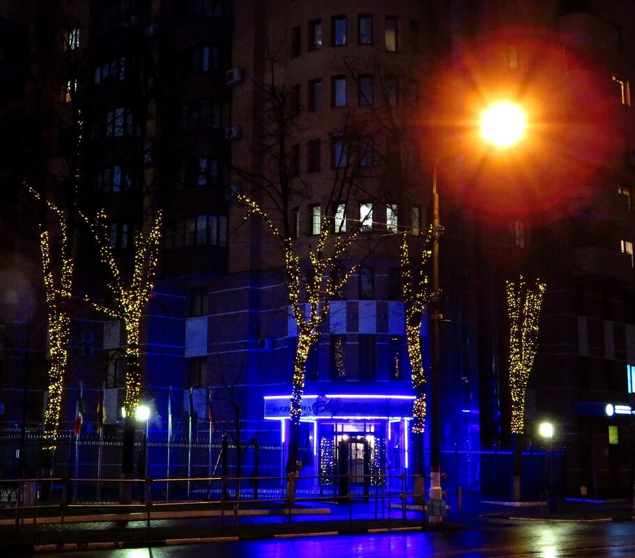 Подсветка у гостиницы "Европа" - Андрей Снегерёв