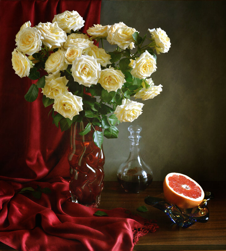 Стояли розы на столе - Larisa Simonenkova