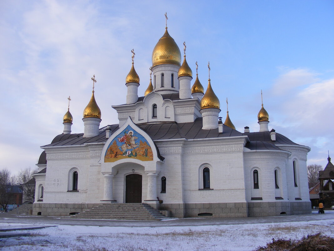 Храм Георгия Победоносца в поселке Караванном