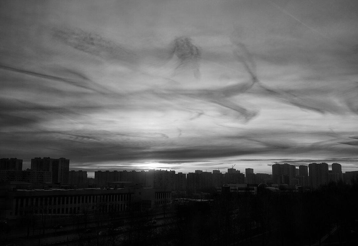 Закат над городом ... - Лариса Корженевская