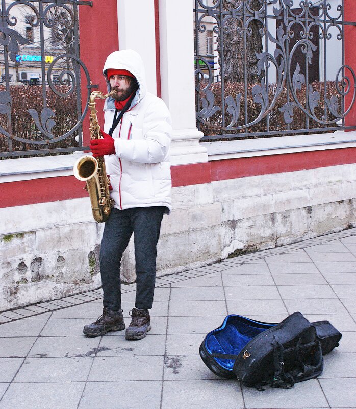 Уличный музыкант - Леонид leo