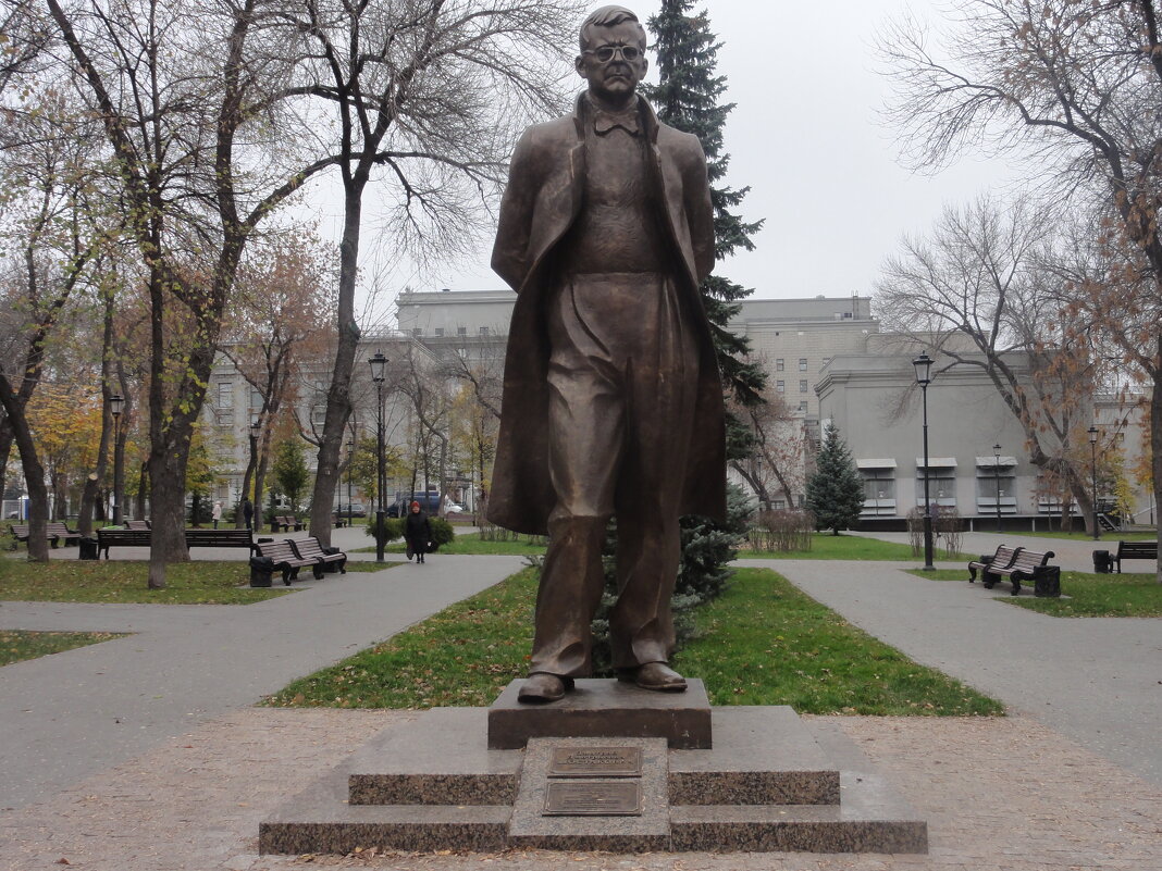 Памятник Шостаковичу - марина ковшова 