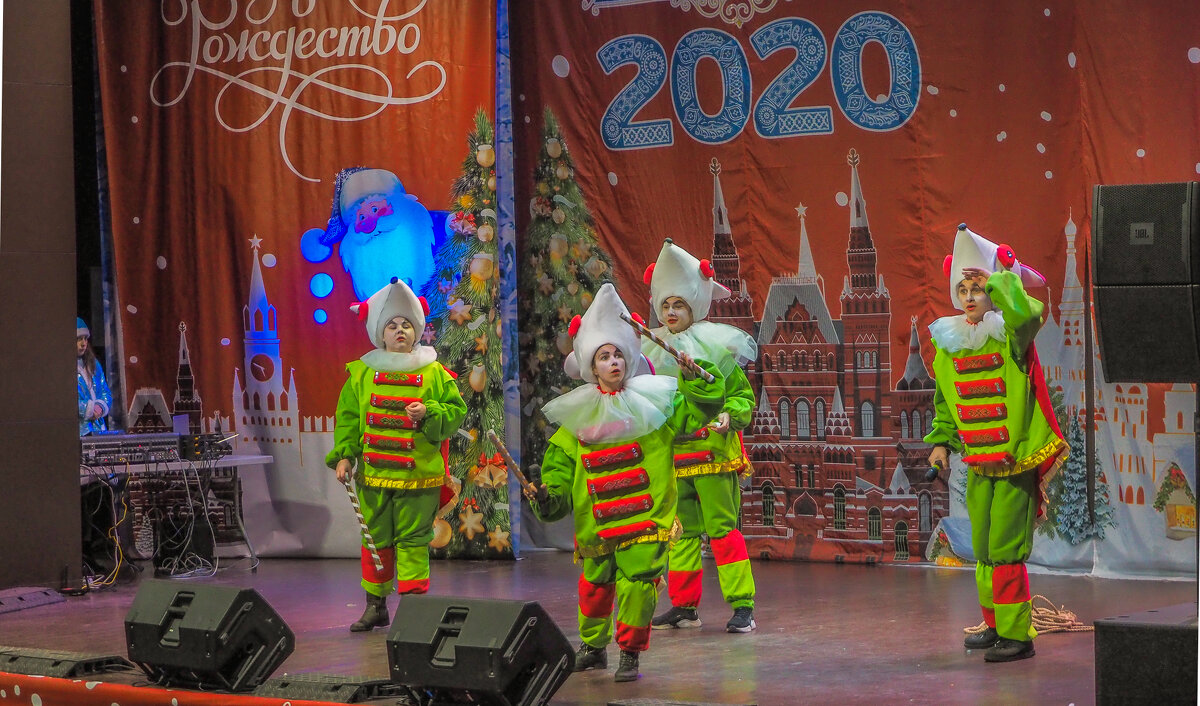 В Москве Путишествие в Рождество Началось - юрий поляков