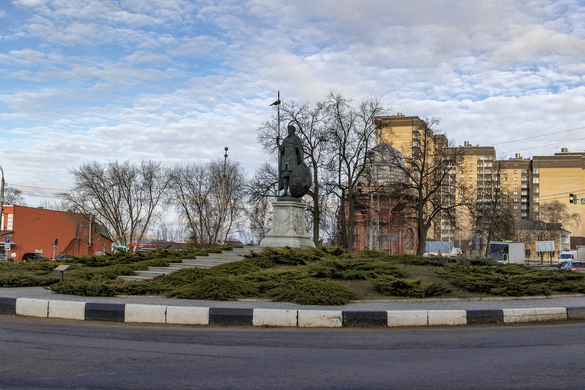 Памятник Дмитрию Солунскому - Анатолий. Chesnavik.