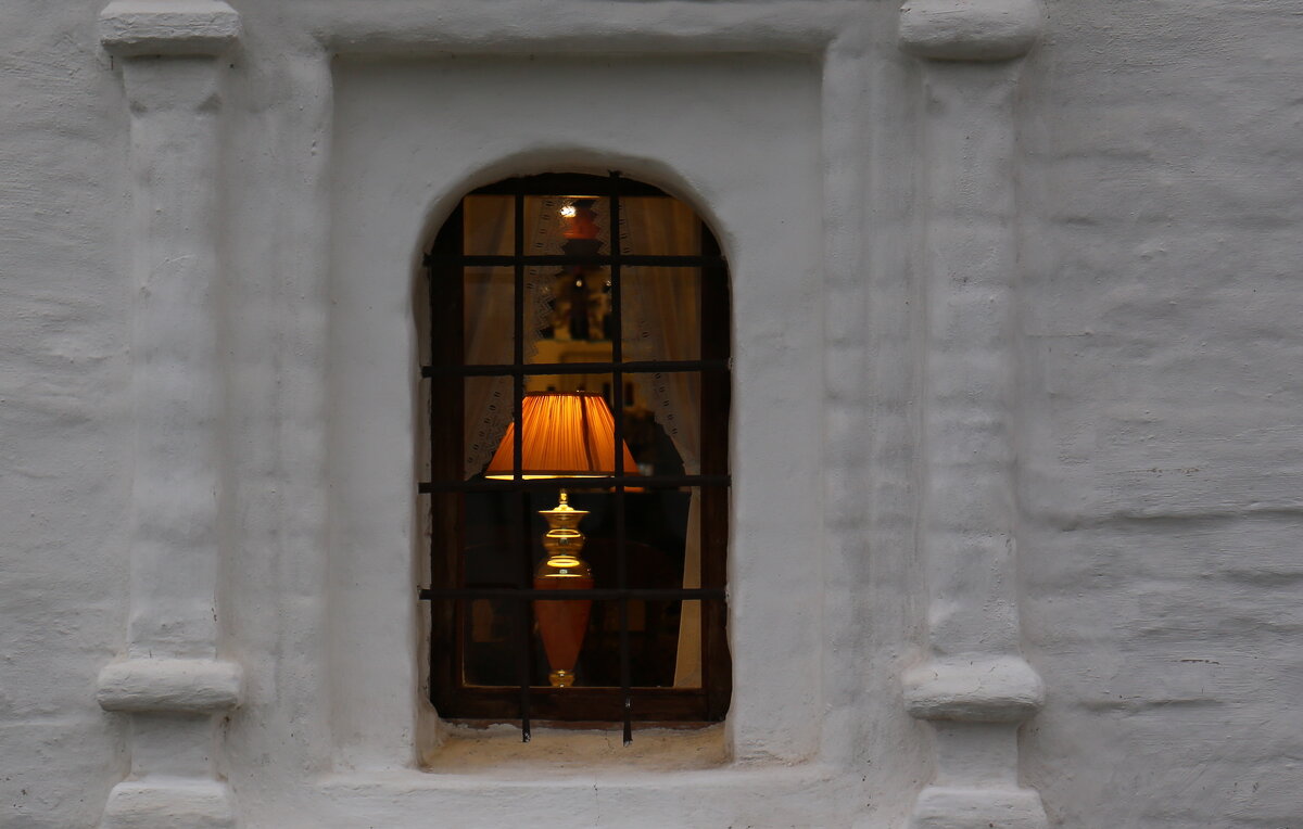 Окно в Монастыре - Борис 