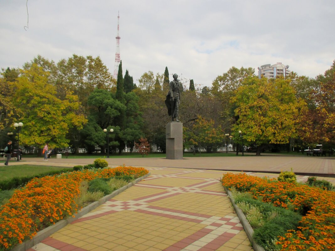 Сочи... Памятник Николаю Островскому - Нина Бутко