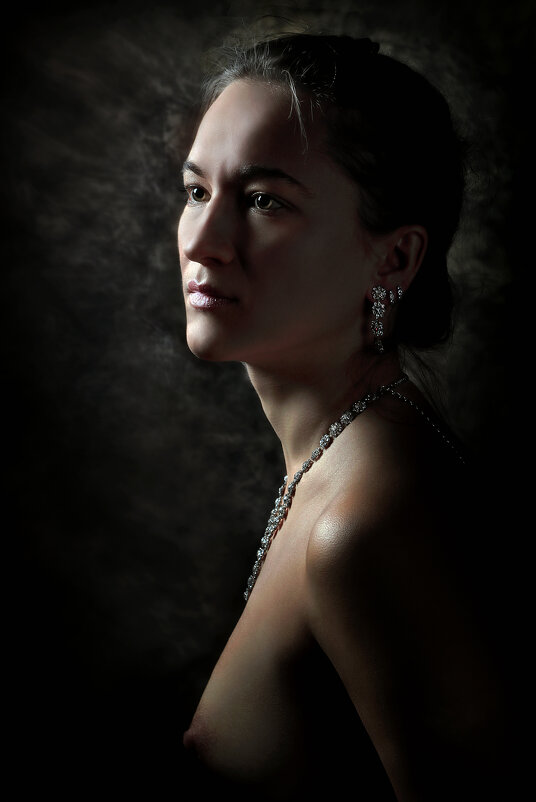Портрет девушки с ожерельем.... - Андрей Войцехов