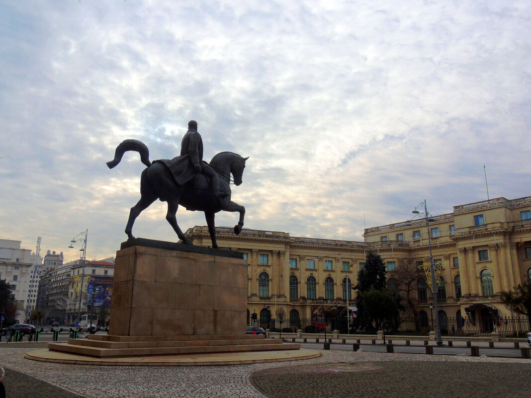 Памятник королю Румынии КАролю Первому - Гала 