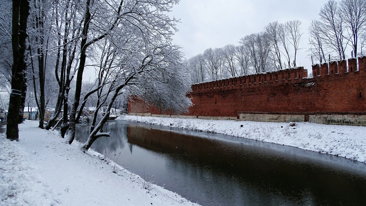 Фрагмент Крепостной стены со рвом - Милешкин Владимир Алексеевич 