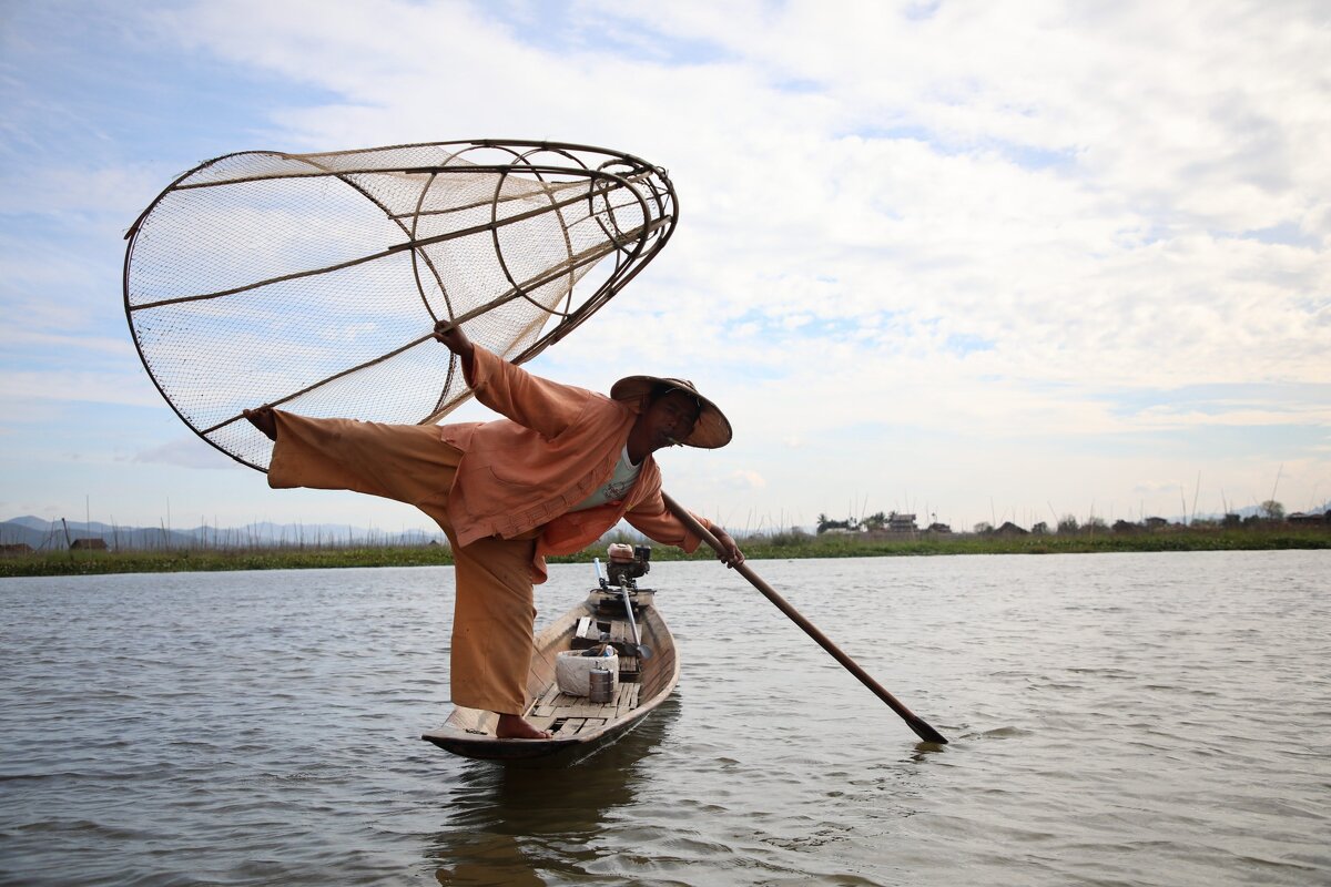Позирующий рыбак Мьянма - Andrey Vaganov