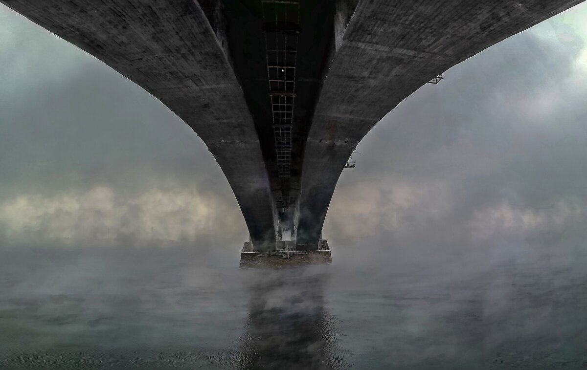 Красноярский мост через Енисей,вид с низу - Анатолий Володин