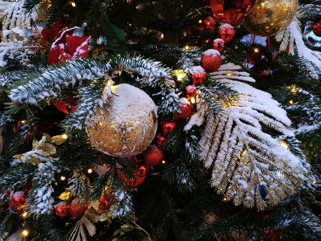С Новым годом и Рождеством Христовым! - Андрей Лукьянов