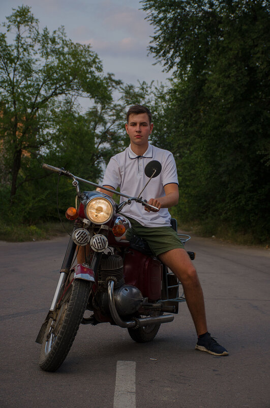 Мотоциклист - Глеб Дубинин