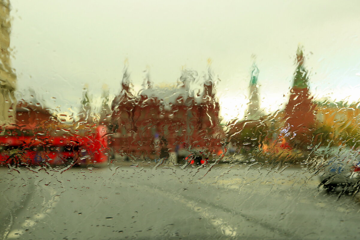 Дождь... - Юрий Моченов