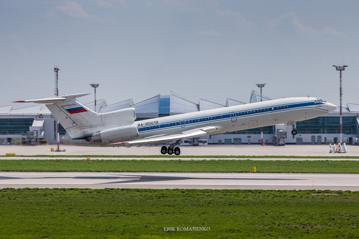 Взлёт флагмана отечественной авиации - Ту-154М из международного аэропорта Платов - Erik 