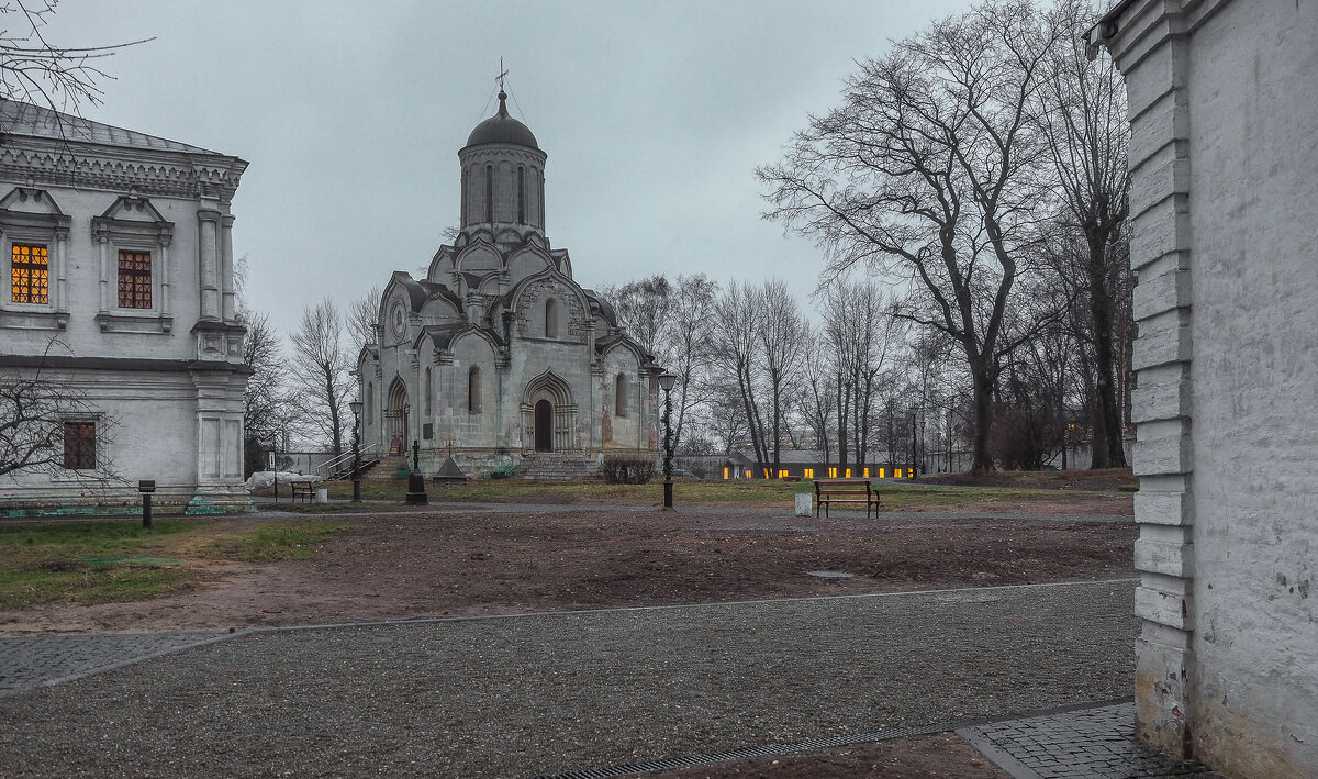 В Спасо- Андронниковом Монастыре - юрий поляков