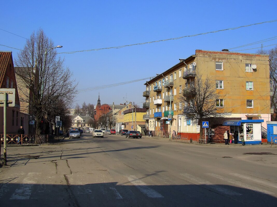 Главная улица города - Сергей Карачин