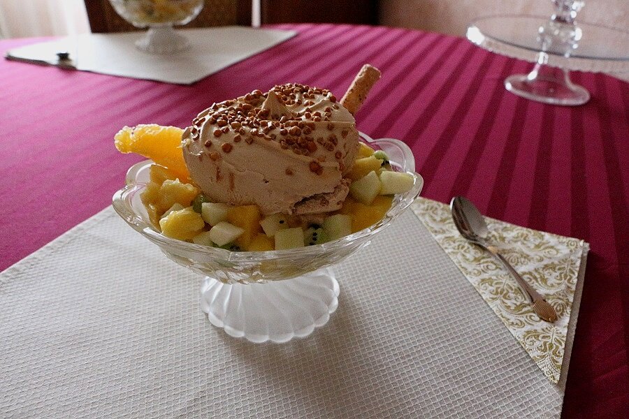 Фруктовый салат с мороженым крем-брюле - Надежд@ Шавенкова
